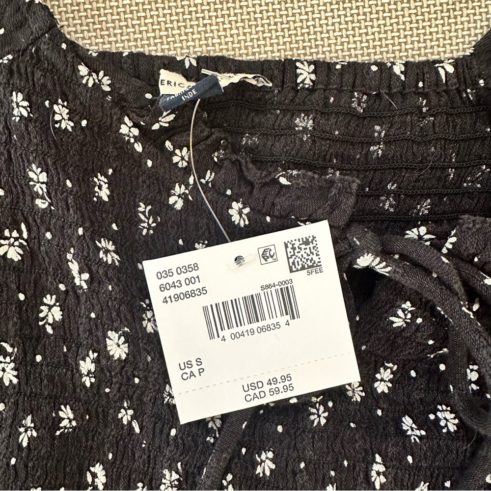 American Eagle Floral Black Women's Top - Picture 2 of 2